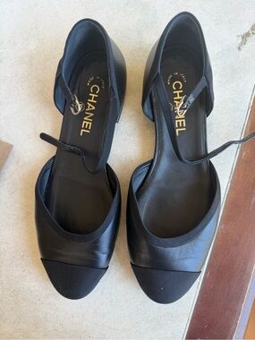 CHANEL Black Leather Mary Jane Block-Heel Pumps